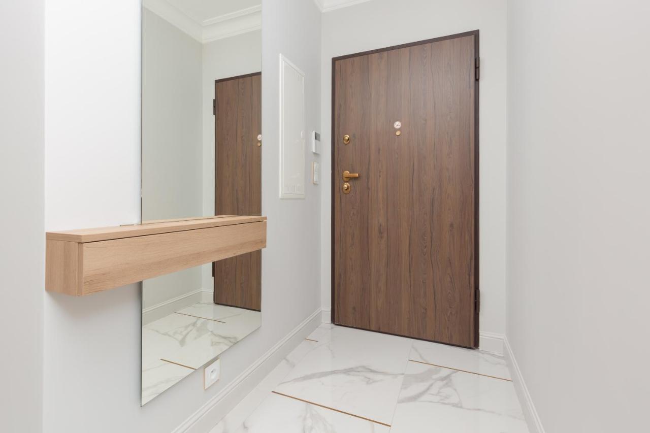 Moderna Central Luxury Apartment With Parking In Gdynia By Noclegi Renters Exterior photo
